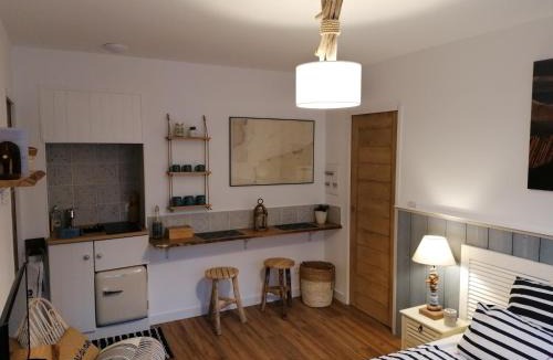 Sangatte Bed & Breakfast | Chambre Studio Les Deux Vagues