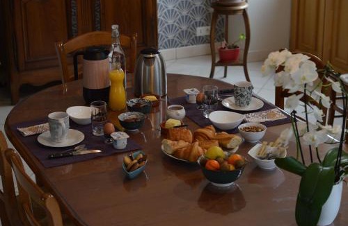 Landisacq Bed & Breakfast | chambre sur un jardin fleuri
