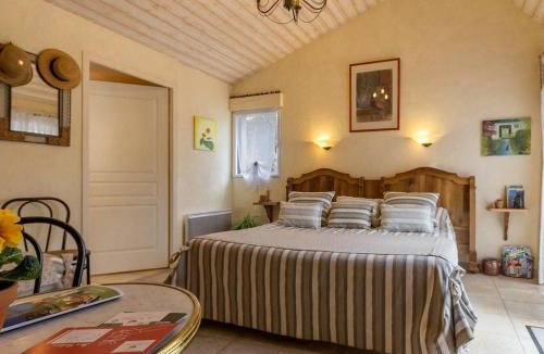 Saint-Omer-de-Blain Bed & Breakfast | Chambre tout confort près du canal à Blain, accès handicapés, WiFi, TV, coin cuisine - FR-1-306-1255