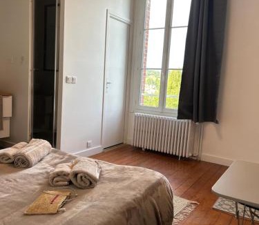 Lisieux Bed & Breakfast | Chambre toute équipée