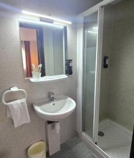 Norroy Bed & Breakfast | Chambre type hôtel avec Salle de bain privée