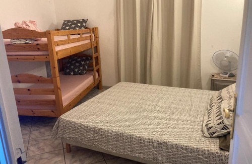 Pia House | Chambre verte chez José