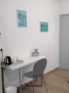 Prunieres Apartment | Chambre vue lac av piscine