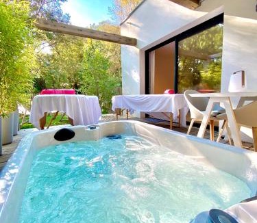 Albi House | Chambres avec Jacuzzi privatif - Kassiopée Bed & Spa