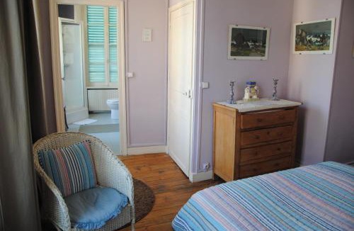 Arromanches-les-Bains House | Chambres Chez Mounie