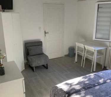 Cholet House | Chambres comme un petit logement