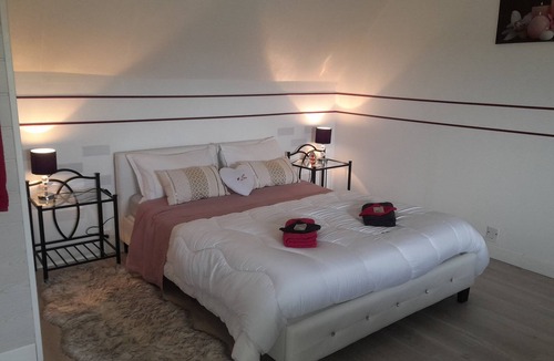 Bazouges-la-Perouse Bed & Breakfast | Chambres d'hôtes D M - 2 CH. 2 to 4 Pers