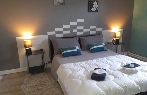 Bazouges-la-Perouse Bed & Breakfast | Chambres d'hôtes D M - 2 CH. 2 to 4 Pers