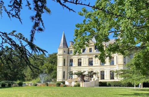 Camiac-et-Saint-Denis Bed & Breakfast | Chambres d'hôtes du Château Camiac