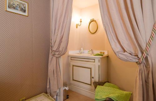 Chenehutte-Treves-Cunault Bed & Breakfast | Chambres d'Hôtes Manoir de Montecler
