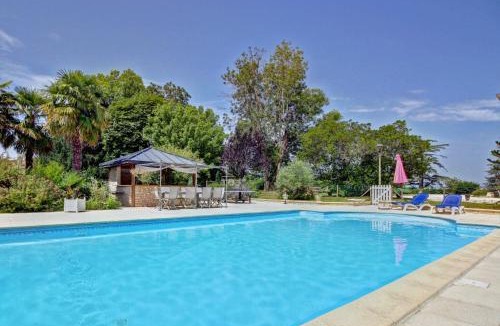 Notre-Dame-de-Sanilhac Bed & Breakfast | Chambres d'hotes de Pouzelande