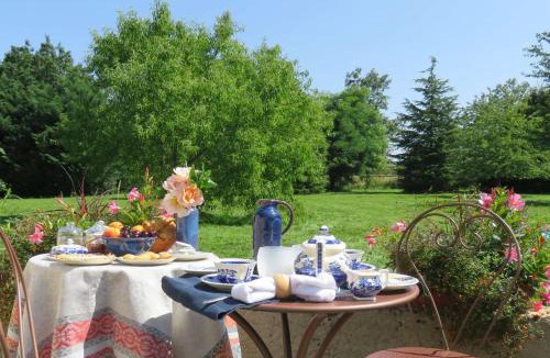 Saint-Brisson-sur-Loire Bed & Breakfast | Chambres d'Hôtes L’Échappée Belle