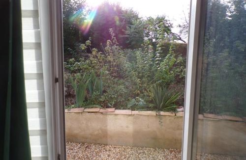 Saint-Martin-de-Gurson Bed & Breakfast | chambres d'hotes Chez Maggie