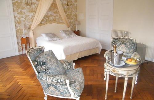 Saint-Martin-des-Entrees Bed & Breakfast | Chambres d'Hôtes Château de Damigny