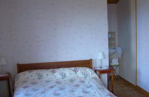 Saint-Pierre-Lafeuille Bed & Breakfast | CHAMBRES D'HOTES LES GRAVES