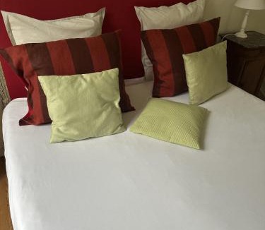 Bretteville-sur-Odon Bed & Breakfast | Chambres d'hôtes du Bas Manoir