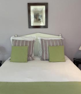 Bretteville-sur-Odon Bed & Breakfast | Chambres d'hôtes du Bas Manoir