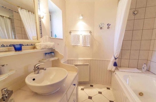 Vaux-en-Beaujolais Bed & Breakfast | Chambres d'hôtes Les Picorettes