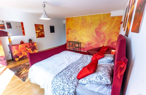 La Pomarede Bed & Breakfast | Chambres D'hôte Chez Phil, Chambre Thème Feu