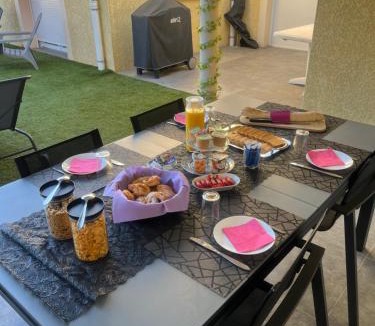 Creches-sur-Saone Bed & Breakfast | Chambres d'Hôtes chez Estelle