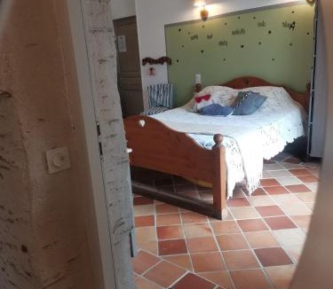L'Aiguillon-sur-Vie House | chambres d'hôtes "DINEDORT"