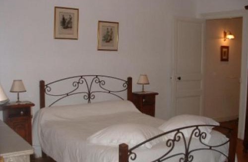Montfort-le-Gesnois Bed & Breakfast | Chambres d'hôtes Le Pont Romain
