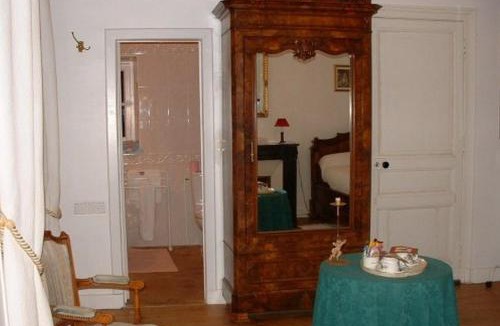 Montfort-le-Gesnois Bed & Breakfast | Chambres d'hôtes Le Pont Romain