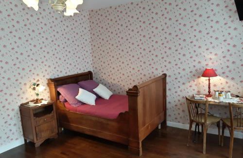 Sainte-Mere-Eglise Bed & Breakfast | Chambres d'Hôtes et Table d'Hôtes- Valentine 44