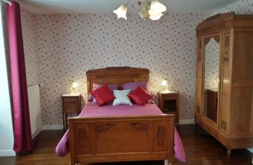 Sainte-Mere-Eglise Bed & Breakfast | Chambres d'Hôtes et Table d'Hôtes- Valentine 44