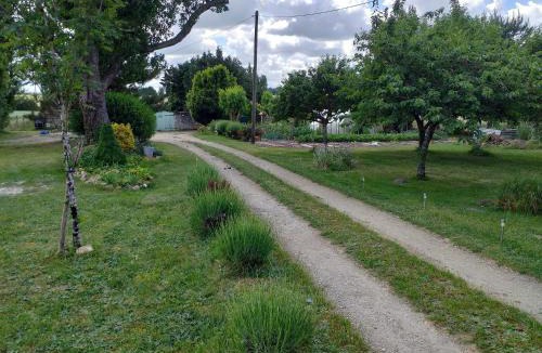 Descartes Bed & Breakfast | Chambres d'hôtes, " au coeur de la nature, et du calme"
