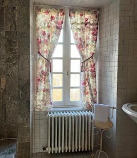 Domfront en Poiraie Bed & Breakfast | Chambres d'Hôtes Belle Vallee