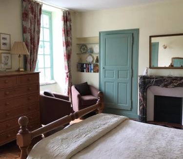 Domfront en Poiraie Bed & Breakfast | Chambres d'Hôtes Belle Vallee