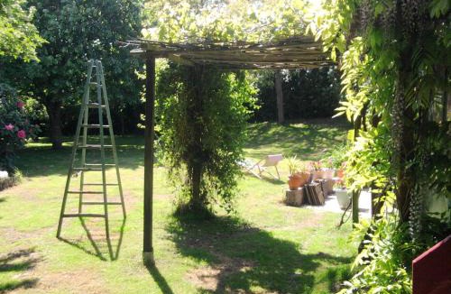 Pleurtuit House | "Chambres d'Hôtes" Bord de Rance Au Rez-de-Jardin de la "Villa Cyrano"