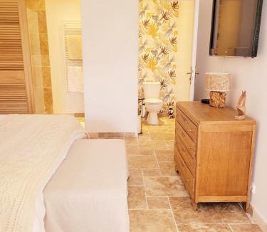 Mansigne Bed & Breakfast | Chambres d'hôtes de La Vallée