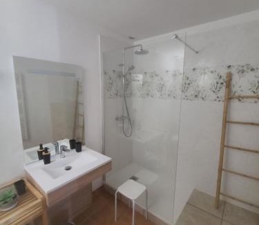 Cheille House | Chambres d'Hôtes du Clos de la Touche - Piscine chauffée