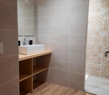 Arthez-d'Asson Bed & Breakfast | Chambres d'hôtes Ferme LAPINE