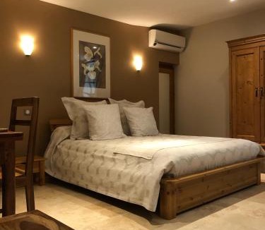 Loriol-du-Comtat Bed & Breakfast | Chambres d'Hôtes La Chrysalide