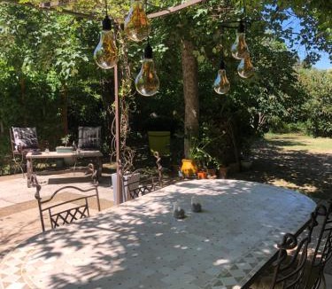 Loriol-du-Comtat Bed & Breakfast | Chambres d'Hôtes La Chrysalide