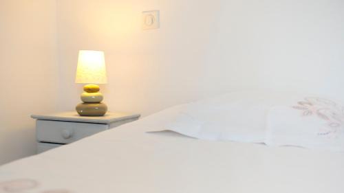 Buzeins Bed & Breakfast | Chambres d'hôtes Entre Dolmens et Fontaines