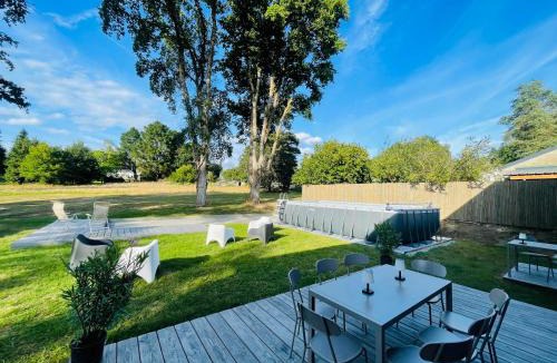La Menardais Apartment | Chambres d'hôtes 'La Clairière aux Chênes'