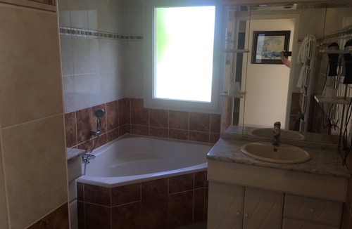 Varetz House | Chambres d'Hôtes La Coloniale