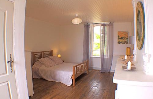 Tourtrol House | Chambres d'hôtes La Luciole