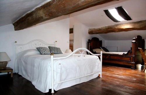 Tourtrol House | Chambres d'hôtes La Luciole