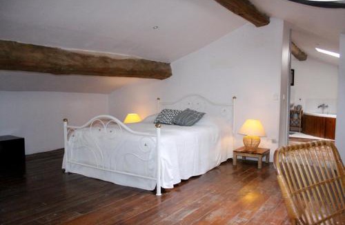 Tourtrol House | Chambres d'hôtes La Luciole