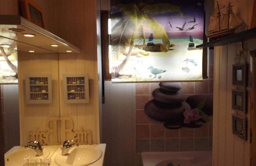 Souvans House | Chambres d'hôtes La Maison Bleue