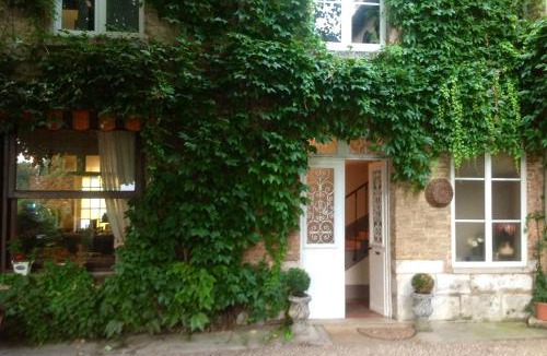 Les Andelys Bed & Breakfast | Chambres D'Hôtes La Villa Aliénor