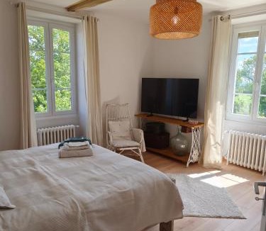 Rieupeyroux Bed & Breakfast | Chambres d'hôtes - Le Jardin de la Guionie
