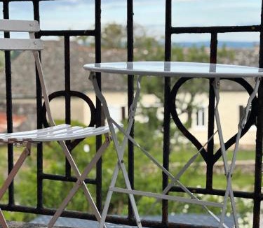Rieupeyroux Bed & Breakfast | Chambres d'hôtes - Le Jardin de la Guionie