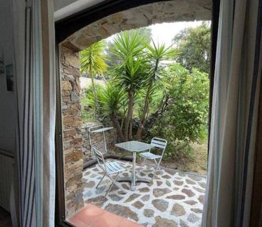 Hyeres Bed & Breakfast | Chambres D'hôtes - Le Mas Du Rocher