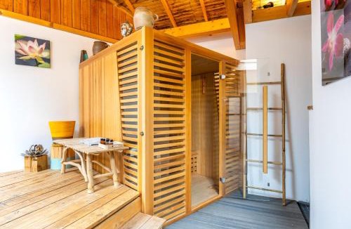 Saint-Michel-Mont-Mercure Bed & Breakfast | Chambres D'hôtes Le Palmier